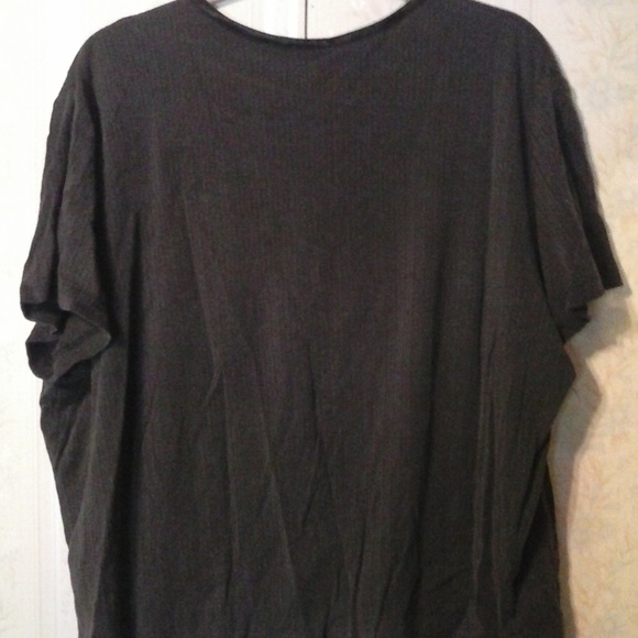 FASHION BUG WOMEN'S BLACK SHORT SLEEVE V-NECK TOP - Picture 3 of 3